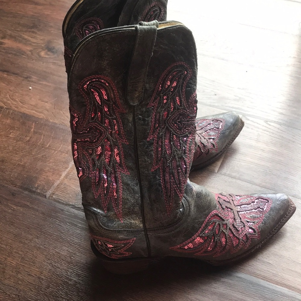 Pink and grey Ferrini cowgirl boots